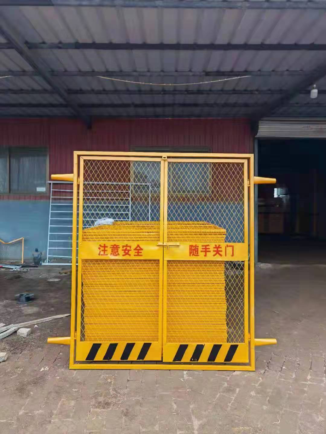電梯防護門(mén) 